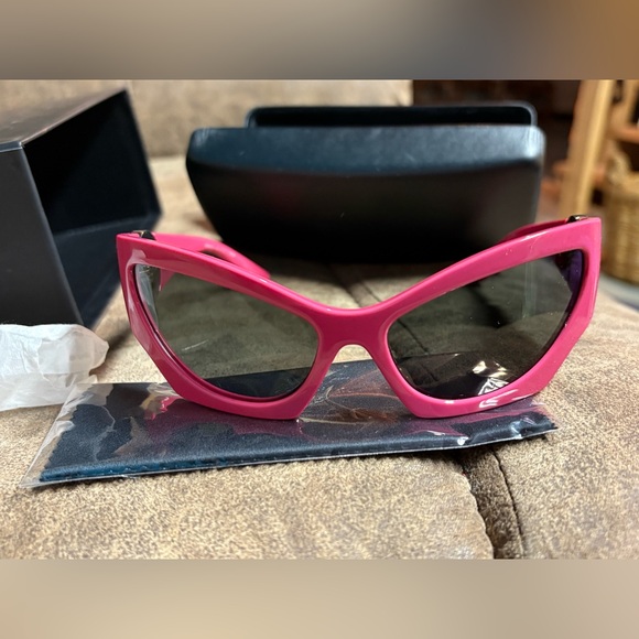 Versace Bold Pink Sunglasses NWT main image 11